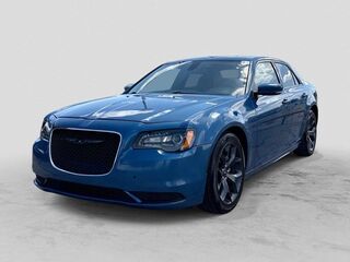 2023 Chrysler 300 Touring L
