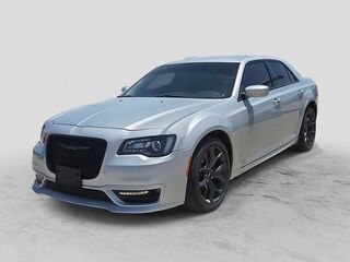 2023 Chrysler 300 Touring L