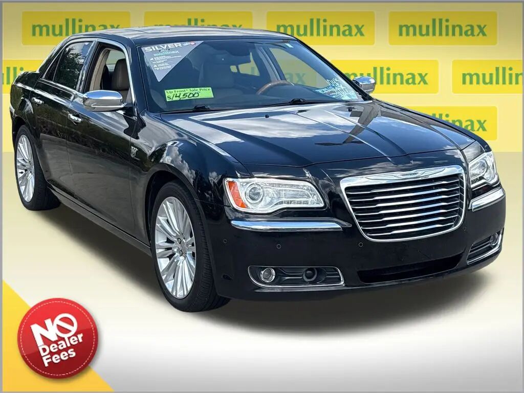 2013 Chrysler 300 C — photo 1 of 10