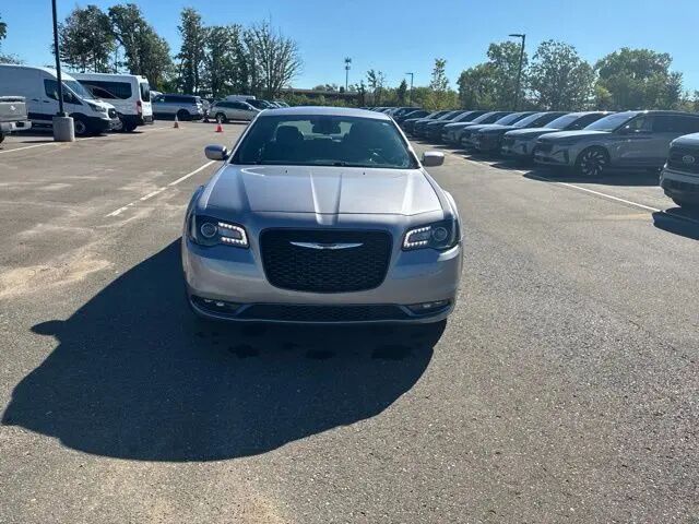 2017 Chrysler 300 S — photo 1 of 13