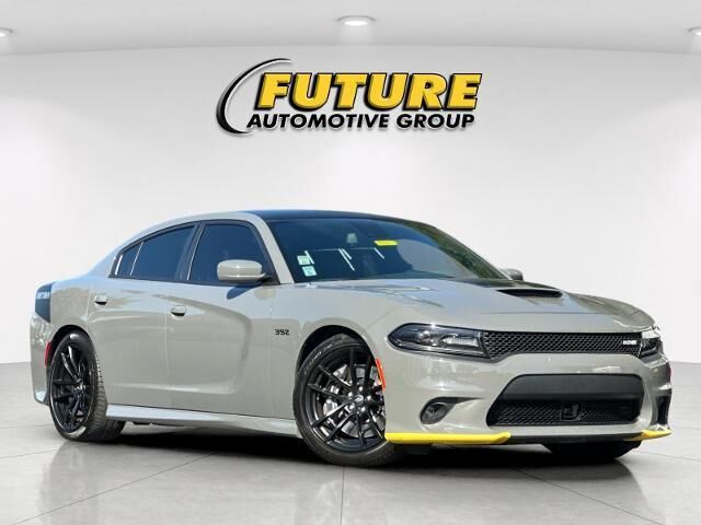 2017 Dodge Charger R/T Scat Pack — photo 1 of 13