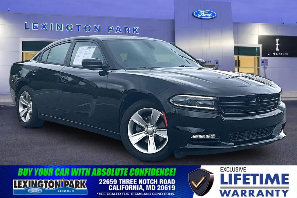 2015 Dodge Charger SXT — photo 1 of 13