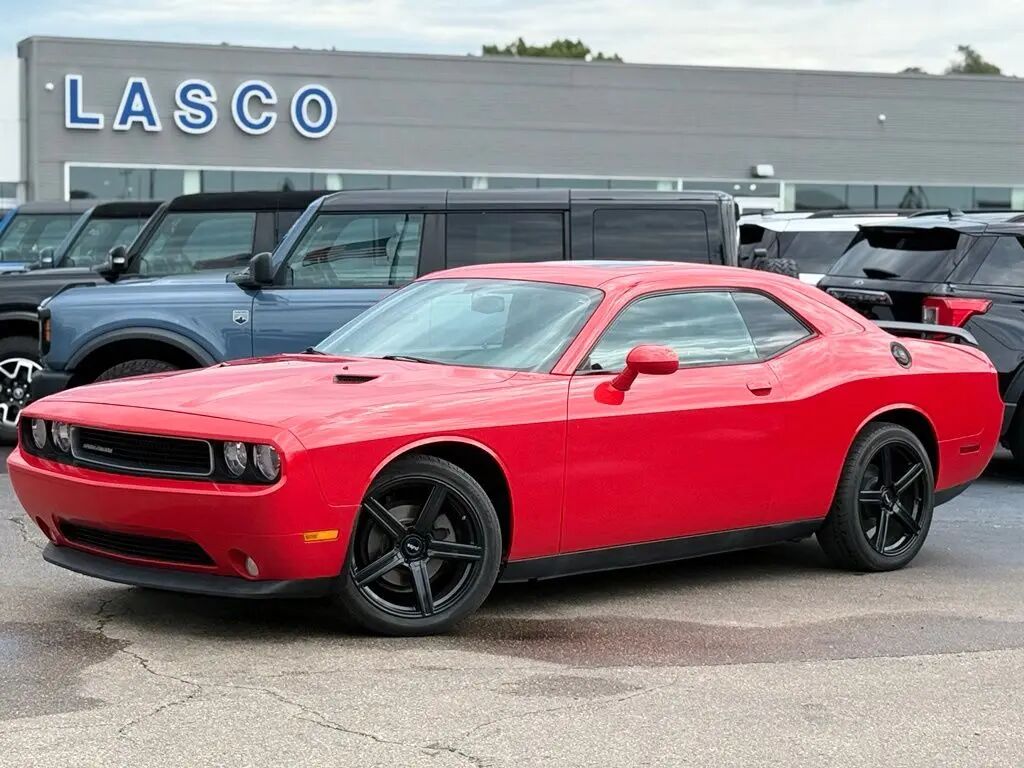 2014 Dodge Challenger SXT — photo 1 of 13