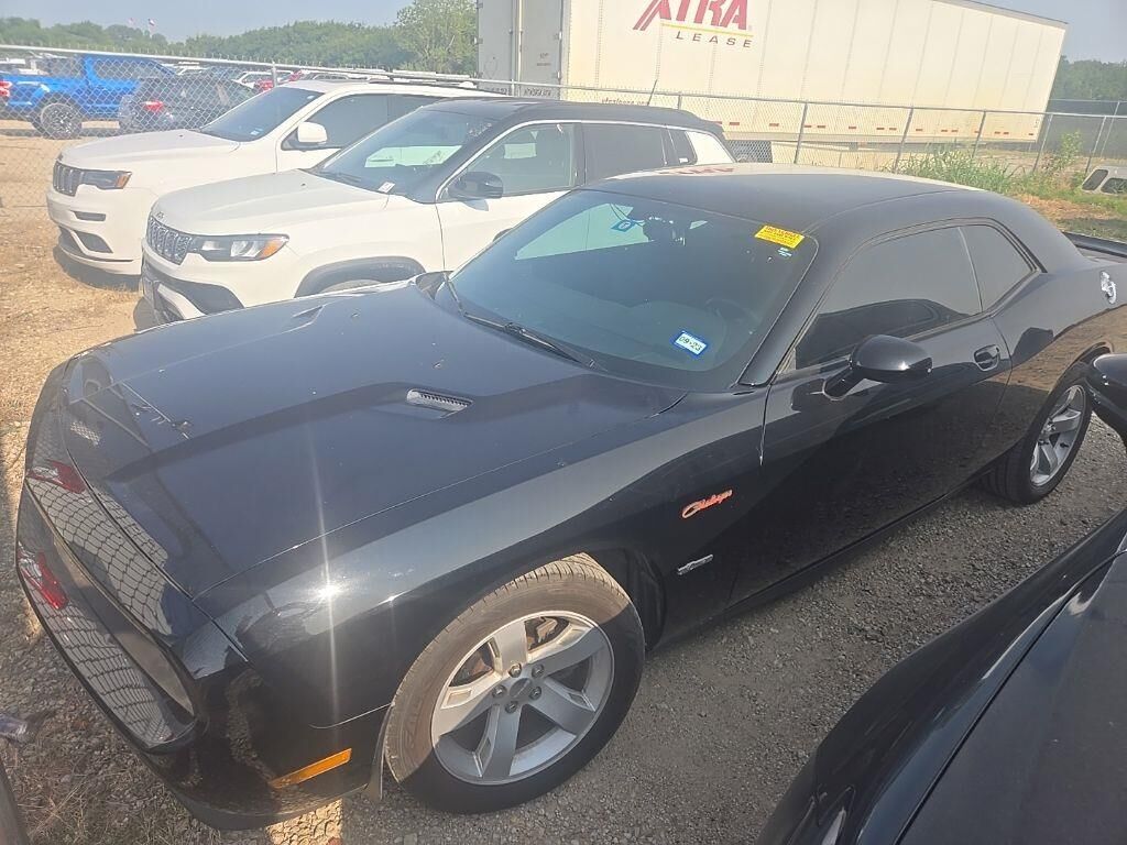 2014 Dodge Challenger SXT — photo 1 of 1