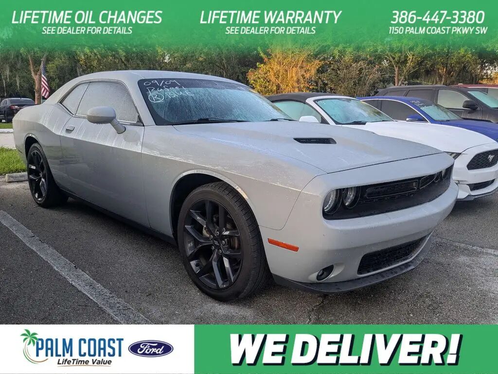 2021 Dodge Challenger SXT — photo 1 of 3