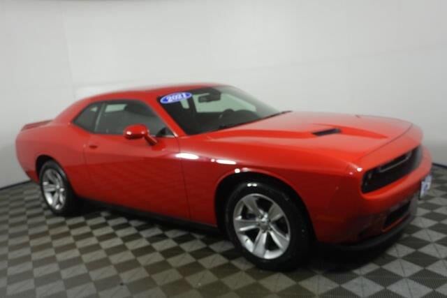 2021 Dodge Challenger SXT — photo 1 of 12
