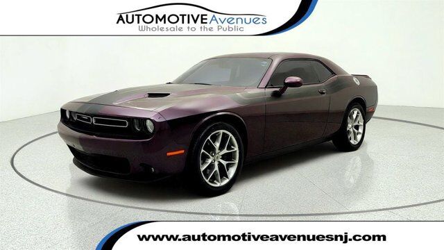 2020 Dodge Challenger SXT — photo 1 of 13