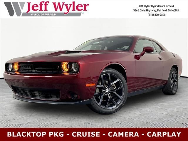 2022 Dodge Challenger SXT — photo 1 of 5