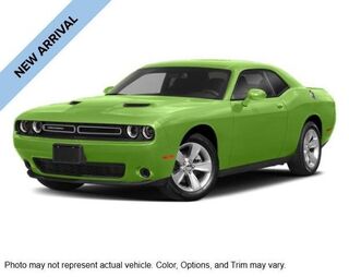 2023 Dodge Challenger SXT — photo 1 of 2
