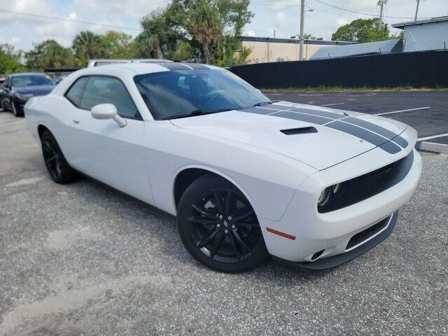 2017 Dodge Challenger SXT Plus
