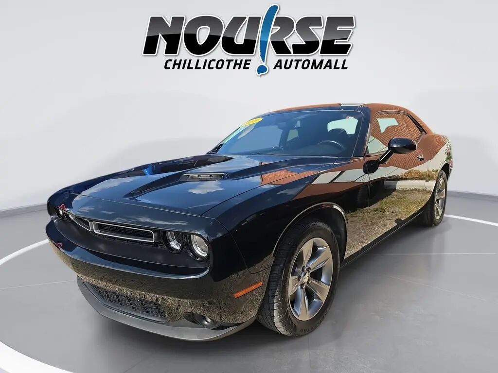 2019 Dodge Challenger SXT — photo 1 of 13