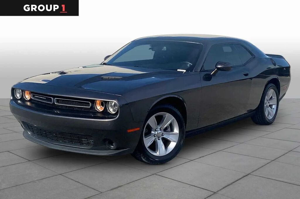 2023 Dodge Challenger SXT — photo 1 of 1