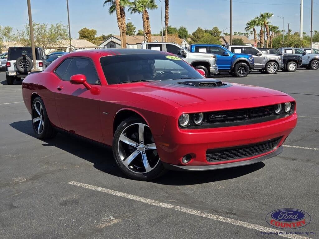 2016 Dodge Challenger R/T — photo 1 of 1