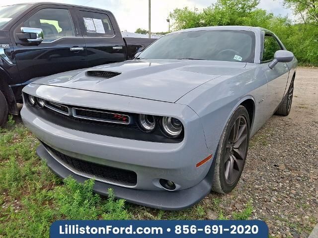 2022 Dodge Challenger R/T — photo 1 of 1