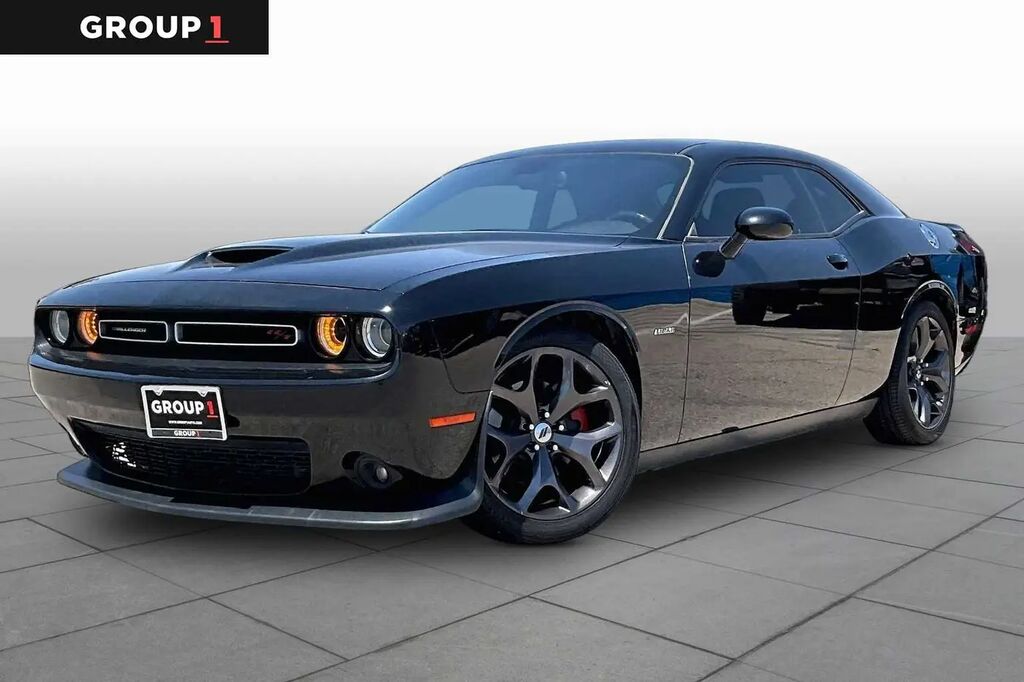 2019 Dodge Challenger R/T — photo 1 of 13