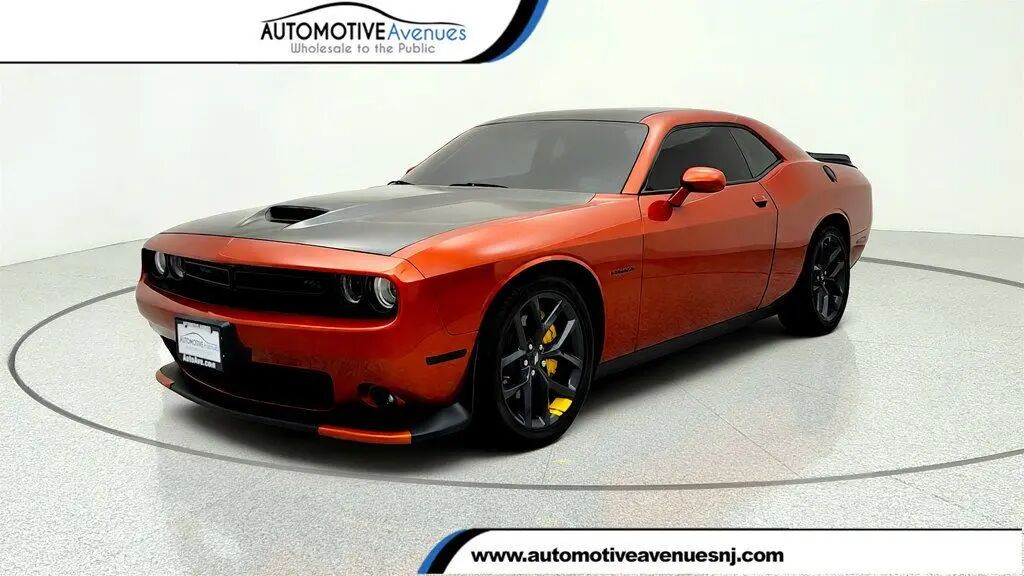 2021 Dodge Challenger R/T — photo 1 of 13