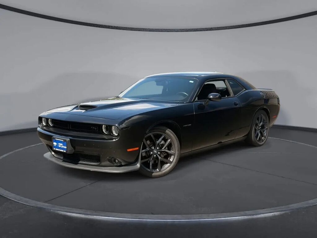 2022 Dodge Challenger R/T — photo 1 of 13