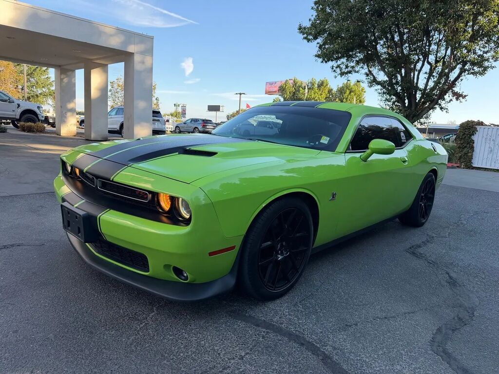 2015 Dodge Challenger R/T Scat Pack — photo 1 of 13