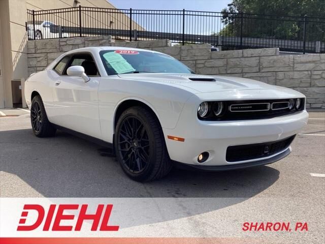 2019 Dodge Challenger SXT — photo 1 of 13