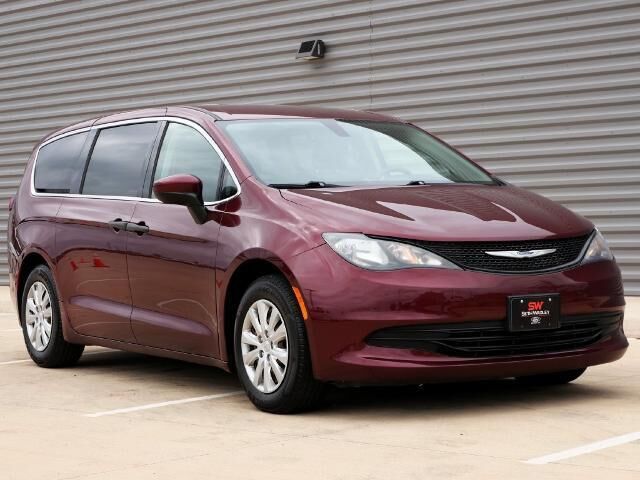 2020 Chrysler Voyager L