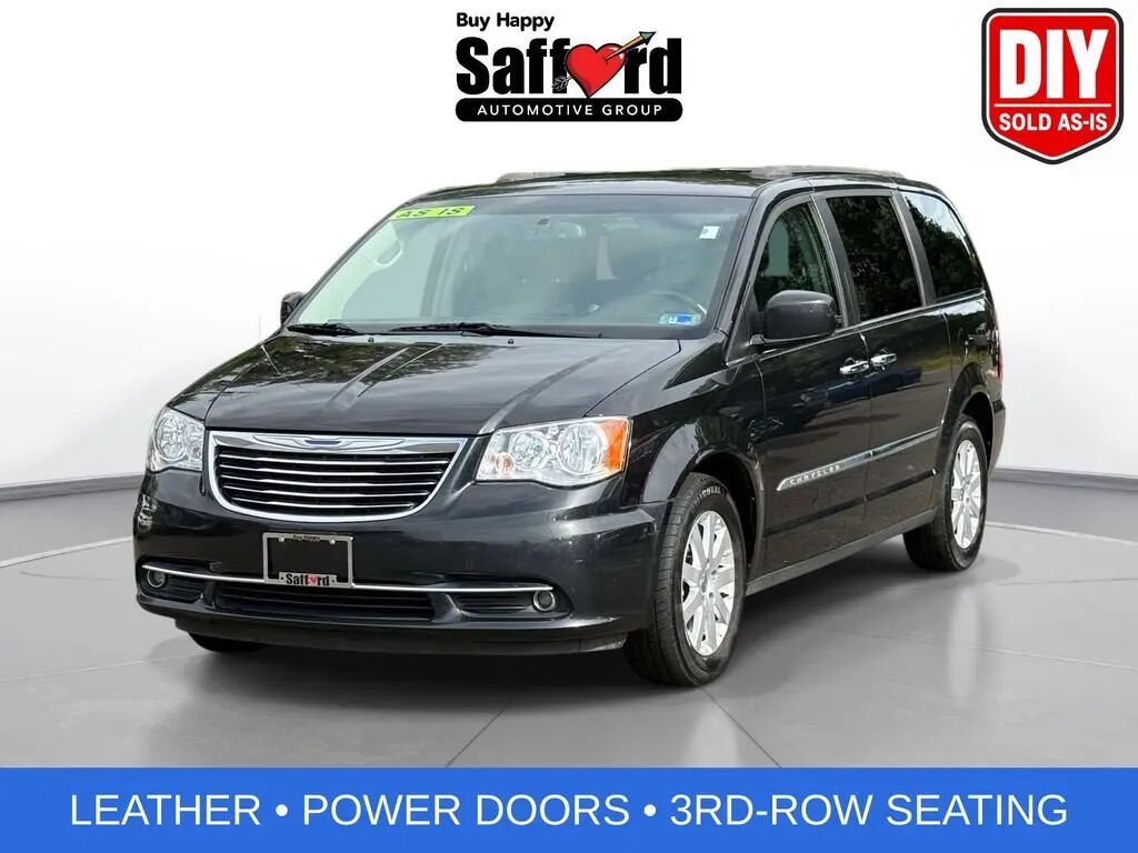 2016 Chrysler Town and Country Touring — photo 1 of 13