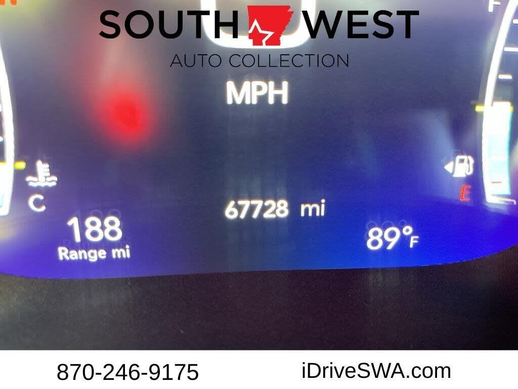 2023 Chrysler Pacifica Touring L — photo 1 of 1