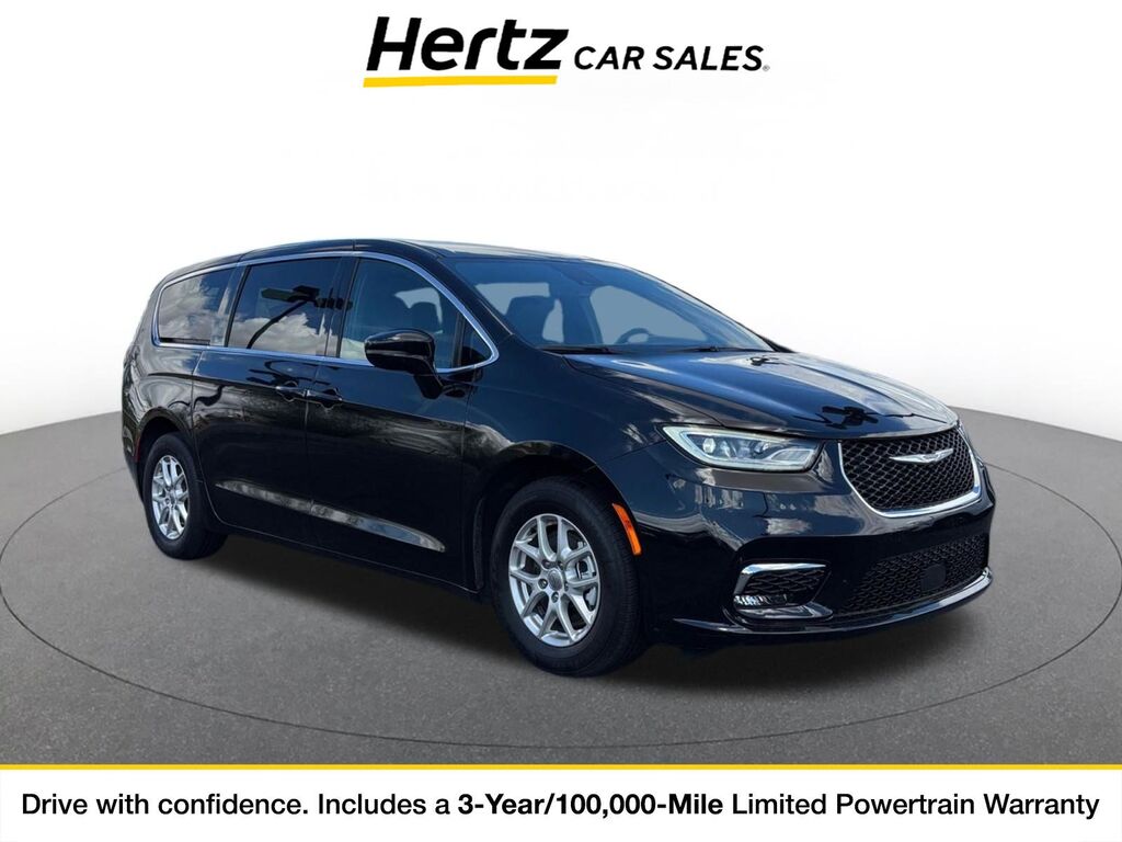 2025 Chrysler Pacifica Select — photo 1 of 1