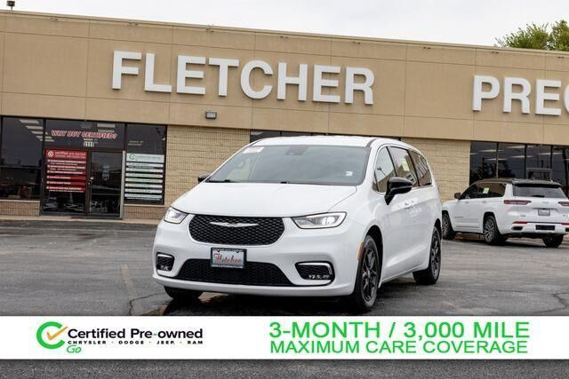 2025 Chrysler Pacifica Select