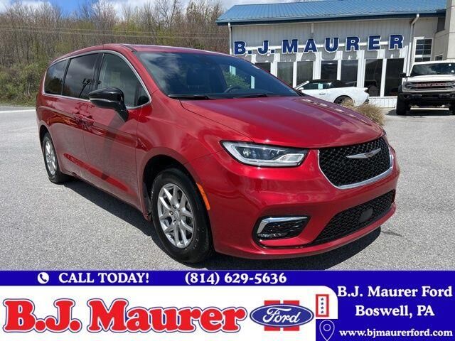 2025 Chrysler Pacifica Select