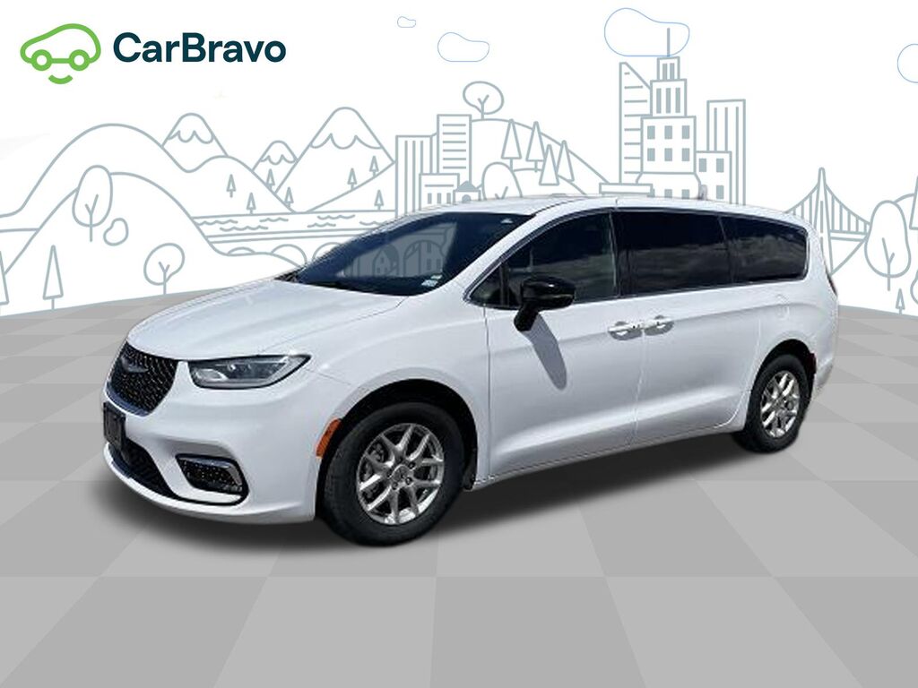 2025 Chrysler Pacifica Select — photo 1 of 6