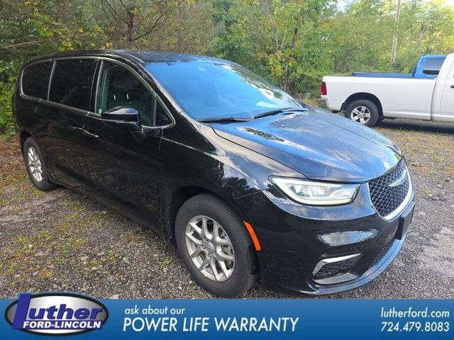 2025 Chrysler Pacifica Select