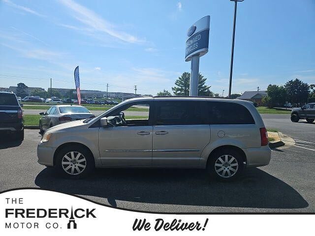 2013 Chrysler Town and Country Touring