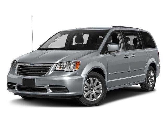 2016 Chrysler Town and Country Touring — photo 1 of 13