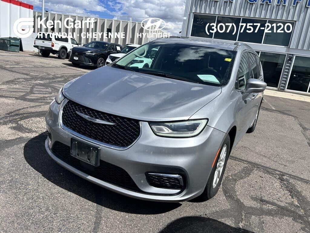 2021 Chrysler Pacifica Touring L — photo 1 of 1