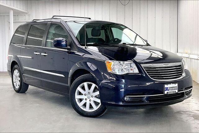 2016 Chrysler Town and Country Touring