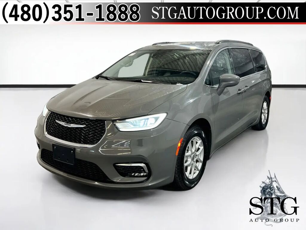 2022 Chrysler Pacifica Touring L — photo 1 of 13
