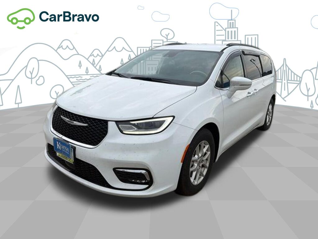 2022 Chrysler Pacifica Touring L — photo 1 of 6