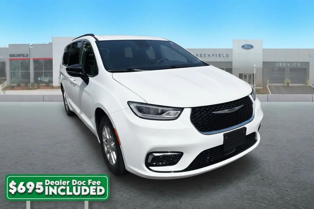 2025 Chrysler Pacifica Select