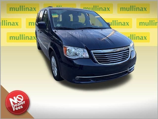 2016 Chrysler Town and Country Touring — photo 1 of 1