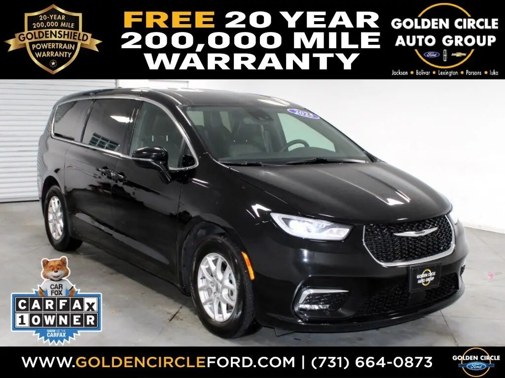 2025 Chrysler Pacifica Select — photo 1 of 10