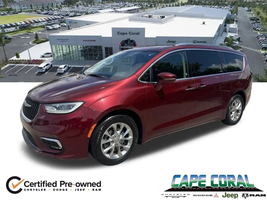 2021 Chrysler Pacifica Touring L — photo 1 of 12