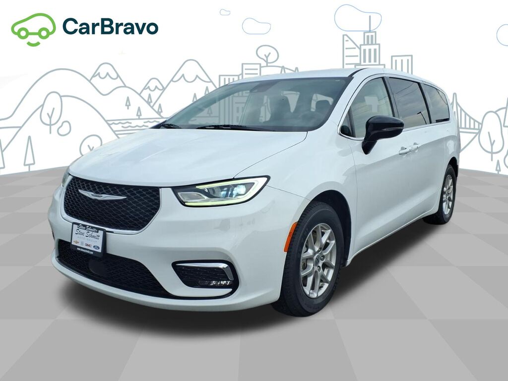 2024 Chrysler Pacifica Touring L — photo 1 of 7