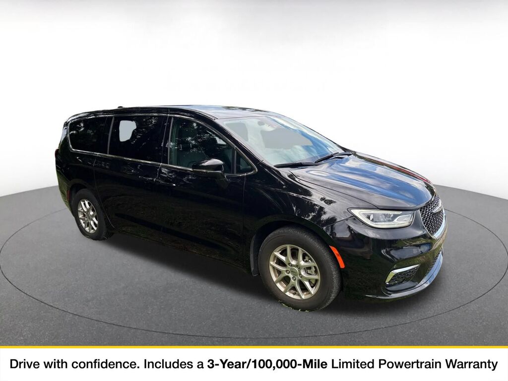 2025 Chrysler Pacifica Select — photo 1 of 1