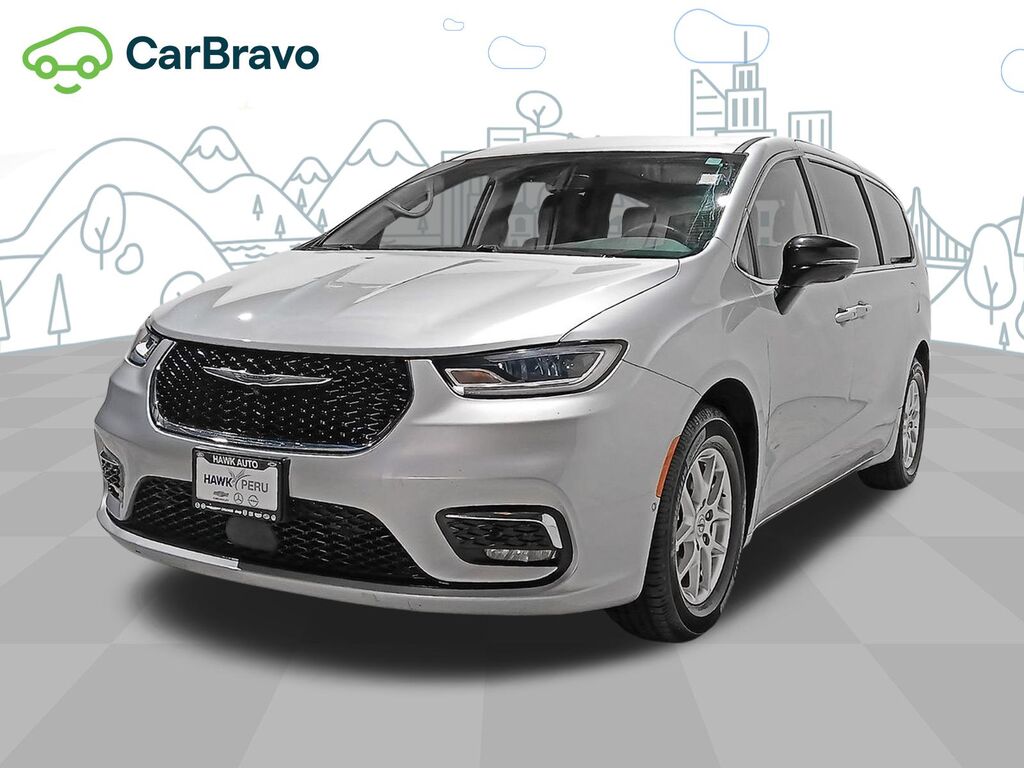 2024 Chrysler Pacifica Touring L — photo 1 of 7