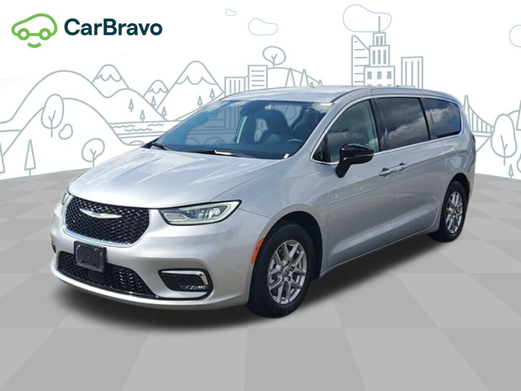 2024 Chrysler Pacifica Touring L — photo 1 of 6