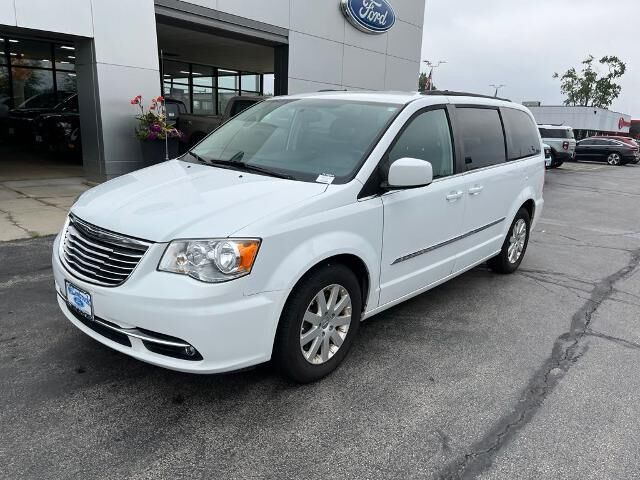 2016 Chrysler Town and Country Touring