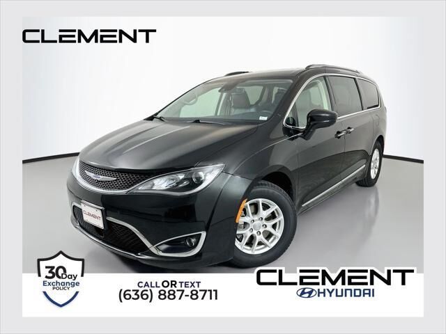 2020 Chrysler Pacifica Touring L — photo 1 of 10