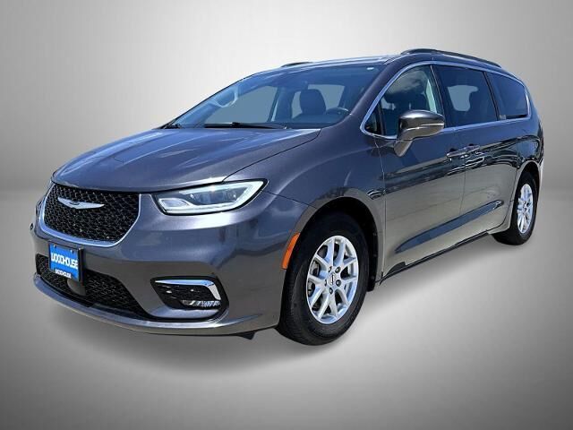 2022 Chrysler Pacifica Touring L — photo 1 of 13