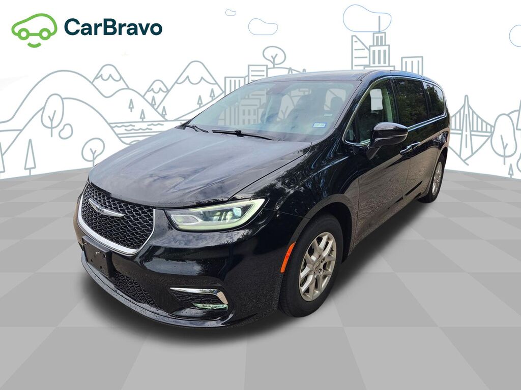 2024 Chrysler Pacifica Touring L — photo 1 of 6