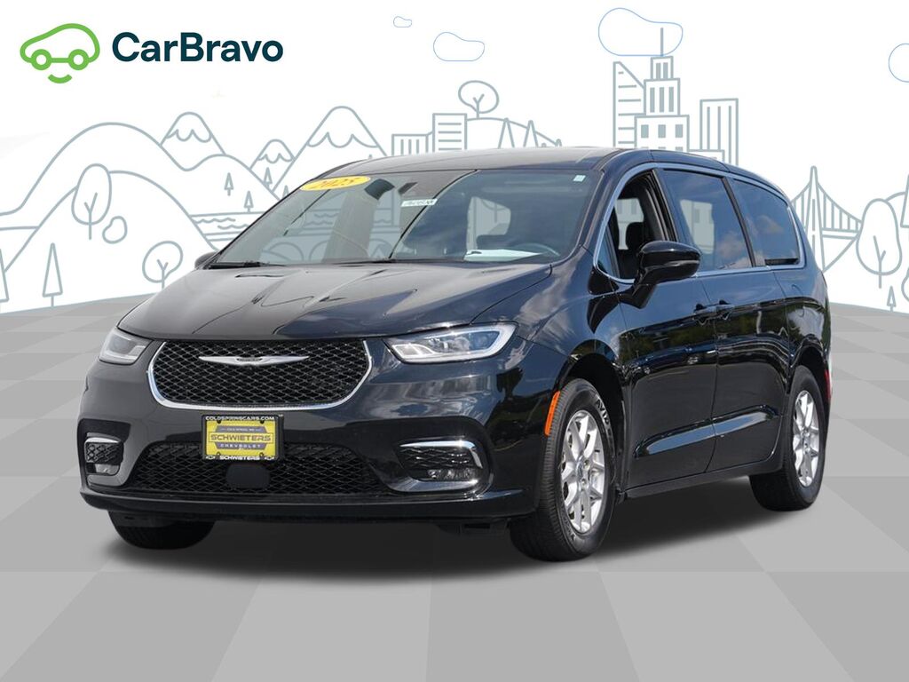 2025 Chrysler Pacifica Select — photo 1 of 6